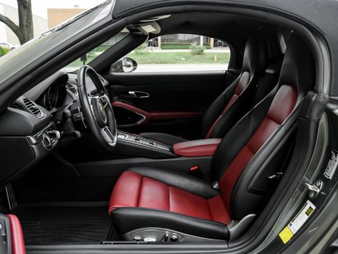 Used 2021 Porsche 718 Boxster S RWD image 3
