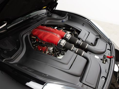 Used 2010 Ferrari California image 91