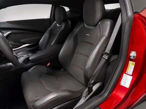 Used 2018 Chevrolet Camaro ZL1 RWD image 11