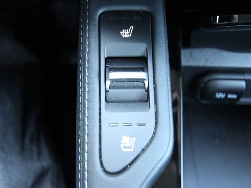 Used 2024 Kia Telluride EX w/ EX Captain's Chair Package image 29