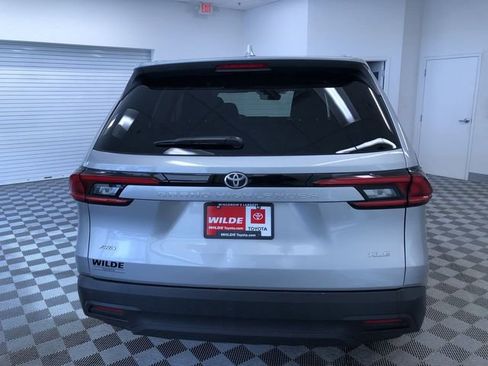 Certified 2025 Toyota Grand Highlander AWD image 15