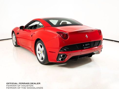 Used 2010 Ferrari California RWD image 27