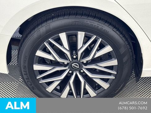 Used 2025 Nissan Altima 2.5 SV FWD image 21