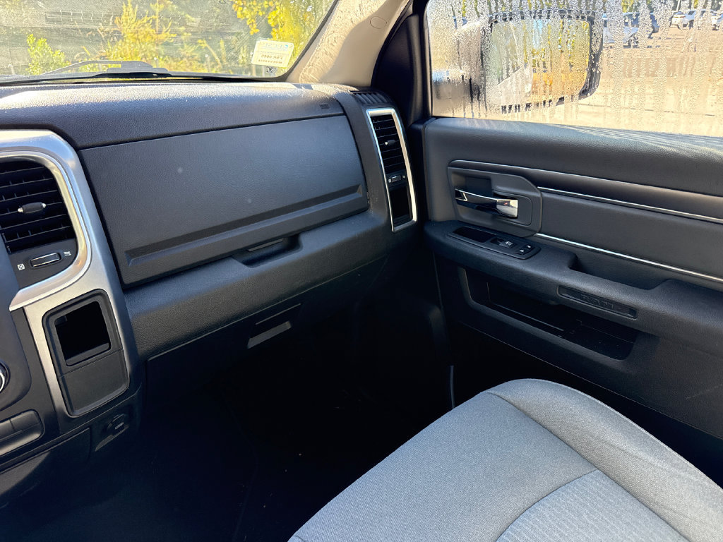 Used 2021 RAM 1500 Classic SLT AWD/4WD image 17