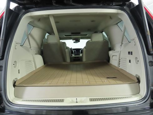 Used 2020 Cadillac Escalade Luxury w/ LPO, Radiant Package image 29