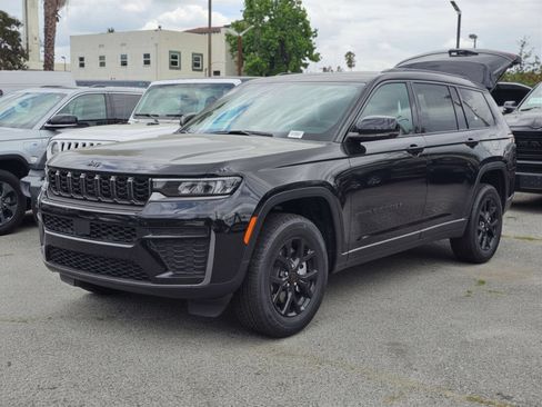 New 2026 Jeep Grand Cherokee L Altitude RWD image 3