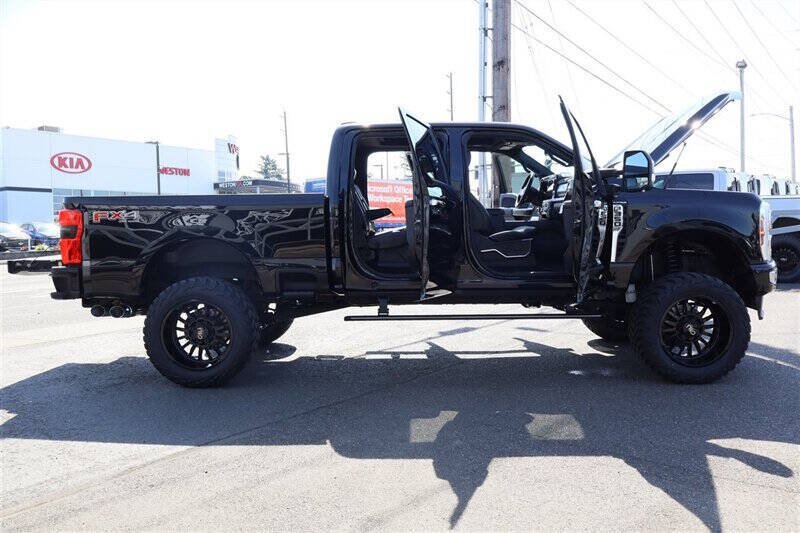 Used 2024 Ford F350 Platinum AWD/4WD image 40