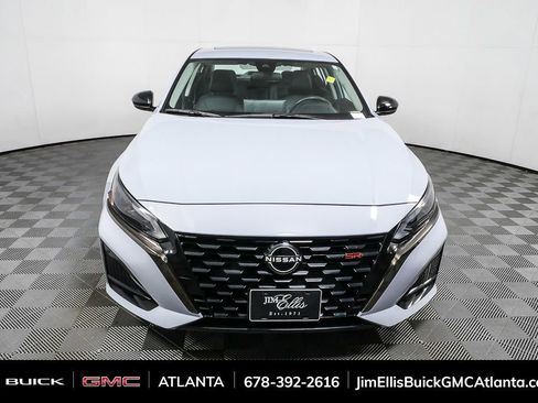 Used 2023 Nissan Altima 2.5 SR w/ SR Premium Package image 27