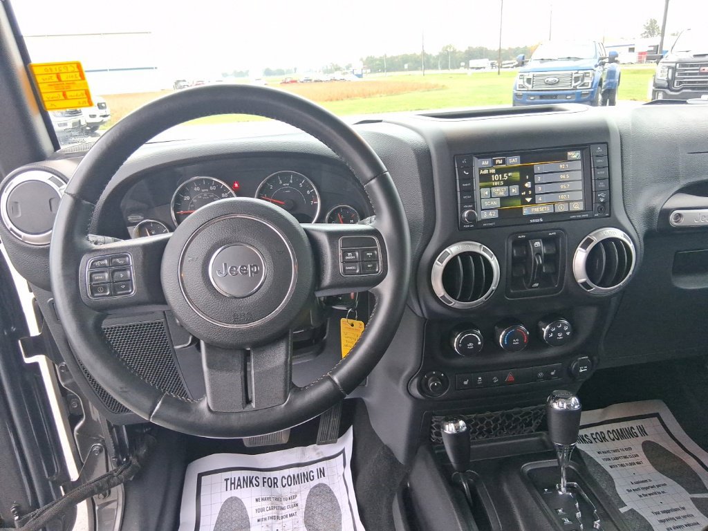 Used 2016 Jeep Wrangler Unlimited Rubicon w/ Connectivity Group AWD/4WD image 24