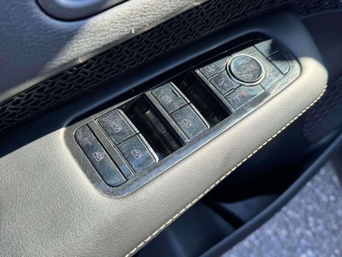 Certified 2023 Nissan Ariya FWD image 17