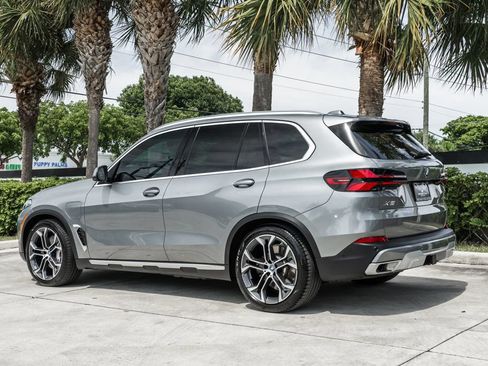 Used 2025 BMW X5 xDrive50e w/ Executive Package AWD/4WD image 4