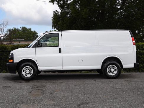 Used 2021 Chevrolet Express 2500 w/ Driver Convenience Package RWD image 3