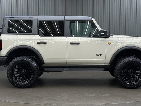 Used 2025 Ford Bronco Badlands AWD/4WD image 6