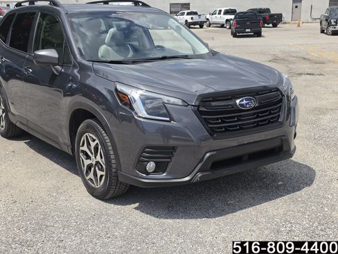 Used 2023 Subaru Forester Premium AWD/4WD image 2