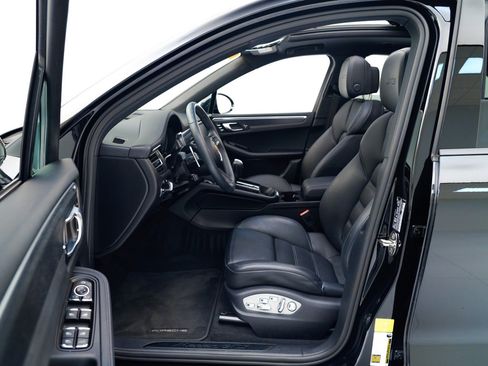 Used 2022 Porsche Macan GTS image 17