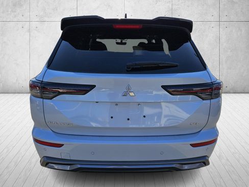 New 2026 Mitsubishi Outlander SEL image 6