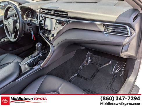 Used 2018 Toyota Camry SE w/ Moonroof Package FWD image 35