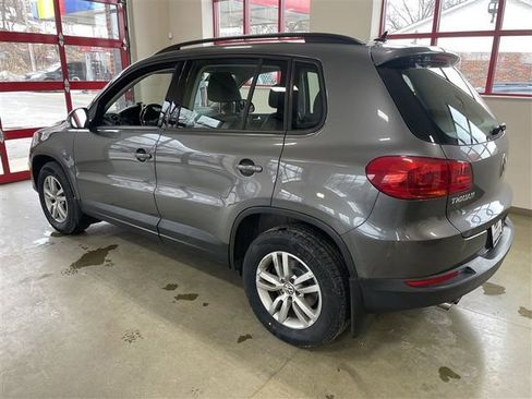 Used 2016 Volkswagen Tiguan S image 4