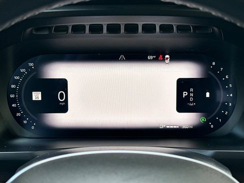 Certified 2025 Volvo XC90 B6 Plus AWD/4WD image 31
