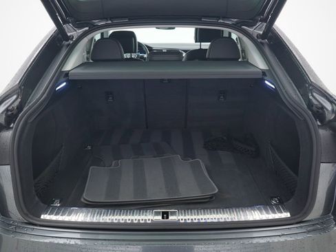 Used 2022 Audi e-tron Premium image 12