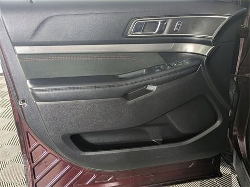 Used 2019 Ford Explorer XLT w/ Equipment Group 202A image 12