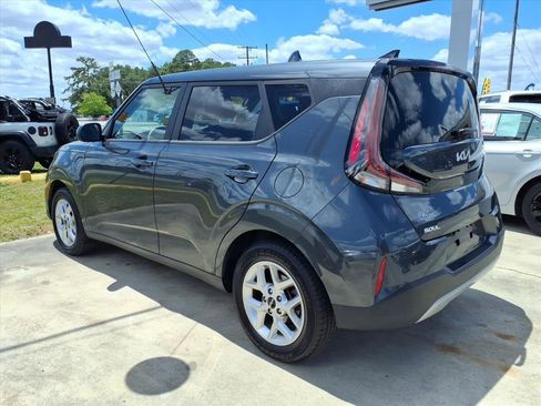 Used 2024 Kia Soul LX w/ Option Group 015 FWD image 4