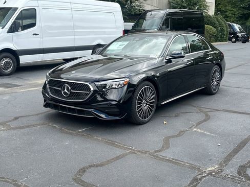 New 2026 Mercedes-Benz E 350 4MATIC Sedan image 4