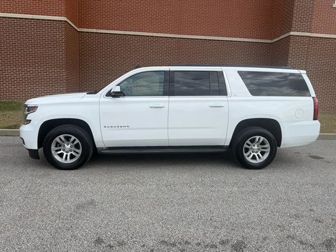 Used 2015 Chevrolet Suburban LT image 7
