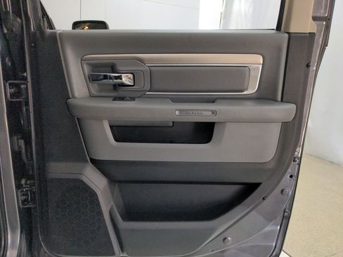 Used 2017 RAM 1500 Classic SLT image 30