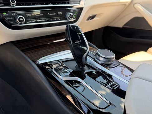 Used 2021 BMW 540i w/ Premium Package RWD image 13