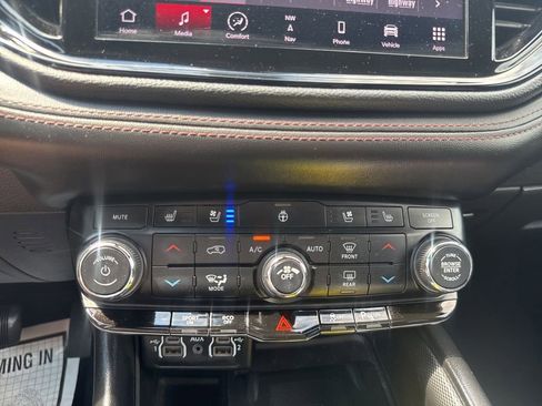 Used 2022 Dodge Durango R/T w/ Blacktop Package AWD/4WD image 38