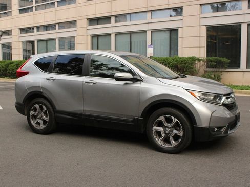 Used 2017 Honda CR-V EX image 2