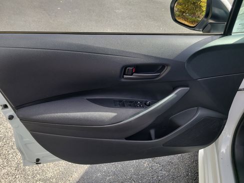 Used 2025 Toyota Corolla LE image 16