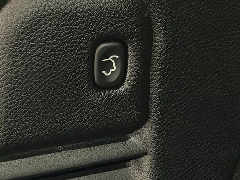 Used 2018 Jeep Grand Cherokee Laredo image 13