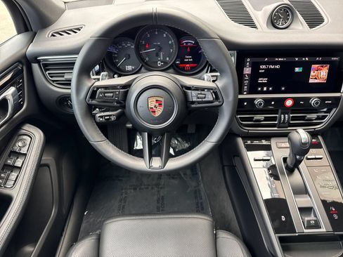 Certified 2026 Porsche Macan AWD/4WD image 16