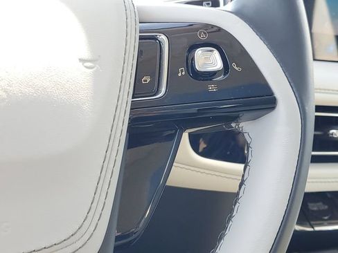New 2025 Lincoln Aviator AWD w/ Jet Appearance Package image 16