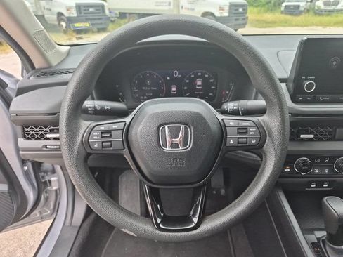 Used 2025 Honda Accord SE image 19