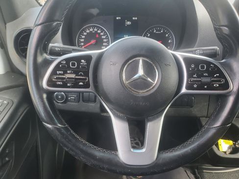 Used 2022 Mercedes-Benz Sprinter 1500 image 21