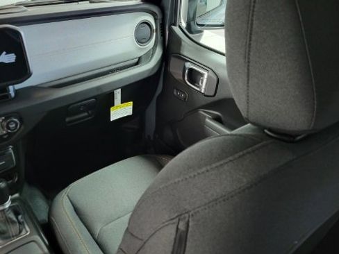 New 2024 Jeep Gladiator Sport image 15