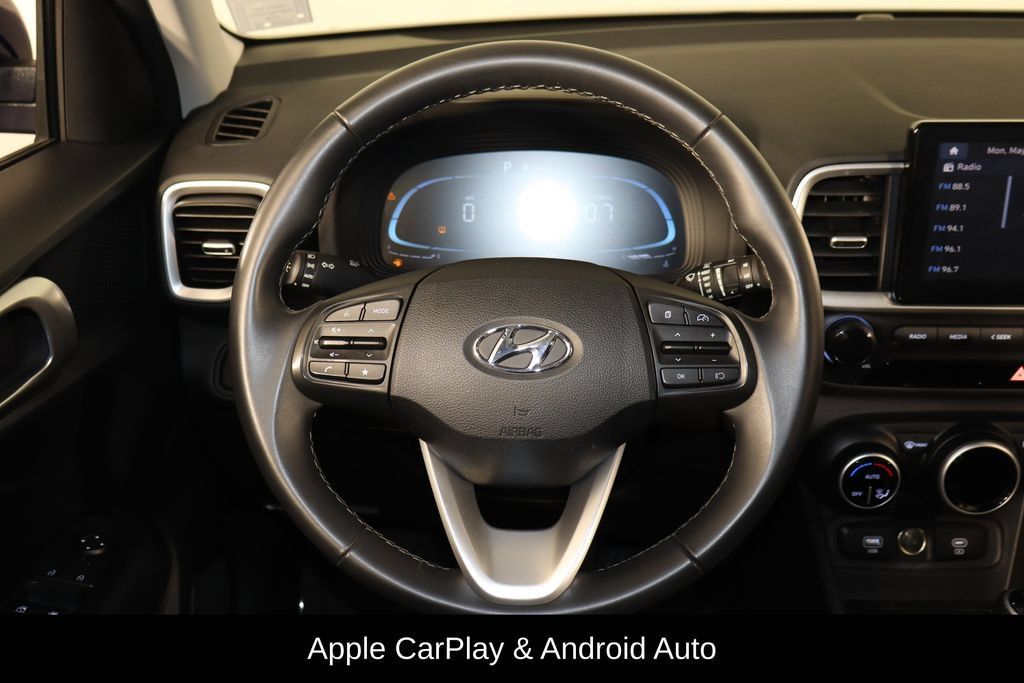 Used 2025 Hyundai Venue SEL FWD image 7