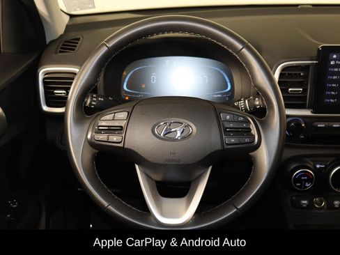 Used 2025 Hyundai Venue SEL FWD image 7