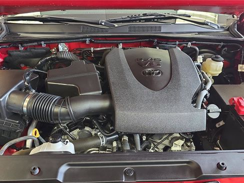 Used 2023 Toyota Tacoma SR5 w/ Technology Package image 28