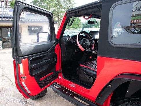 Used 2015 Jeep Wrangler Sport image 10