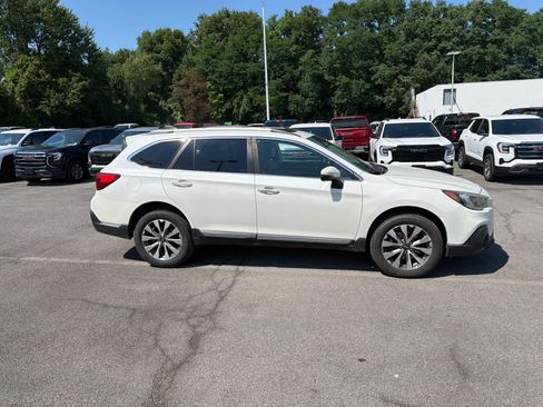 Used 2019 Subaru Outback 3.6R Touring AWD/4WD image 23