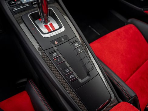 Used 2018 Porsche 911 GT2 RS image 19