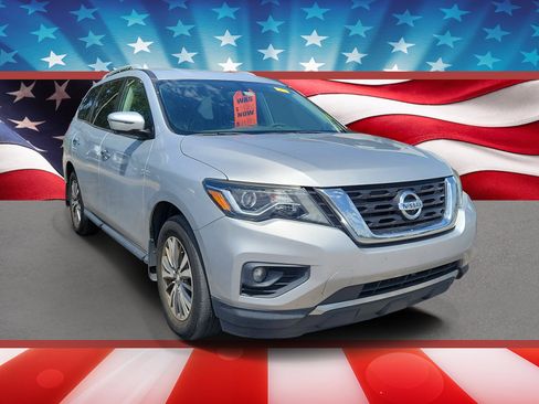 Used 2019 Nissan Pathfinder SL FWD image 1