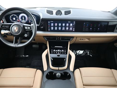 Certified 2025 Porsche Cayenne E-Hybrid w/ Premium Package Plus AWD/4WD image 6