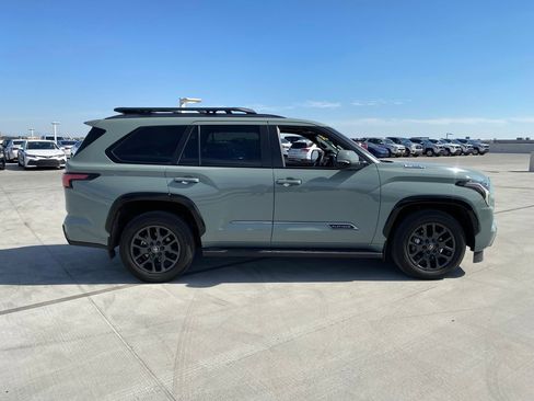 Used 2025 Toyota Sequoia Platinum image 2