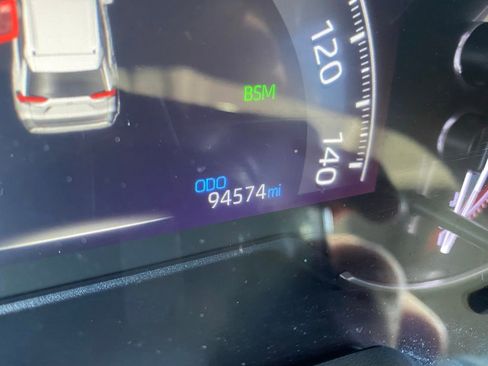 Used 2019 Toyota RAV4 Limited image 5