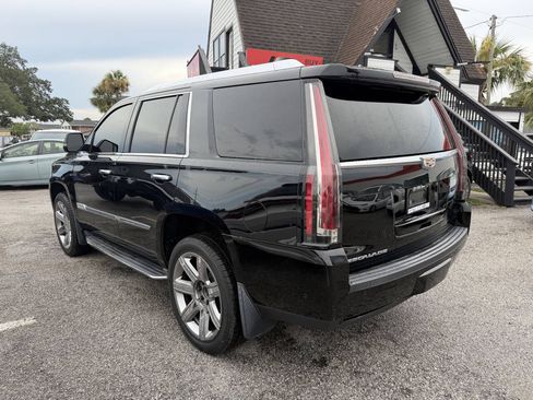 Used 2017 Cadillac Escalade 2WD image 4